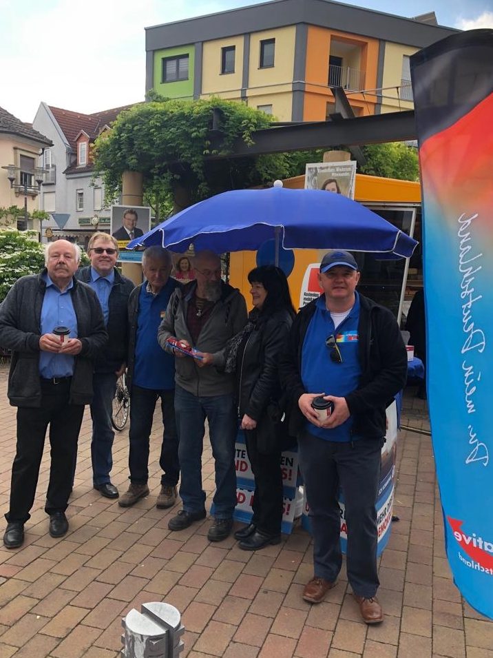 Wahlkampfstand-Schillerplatz